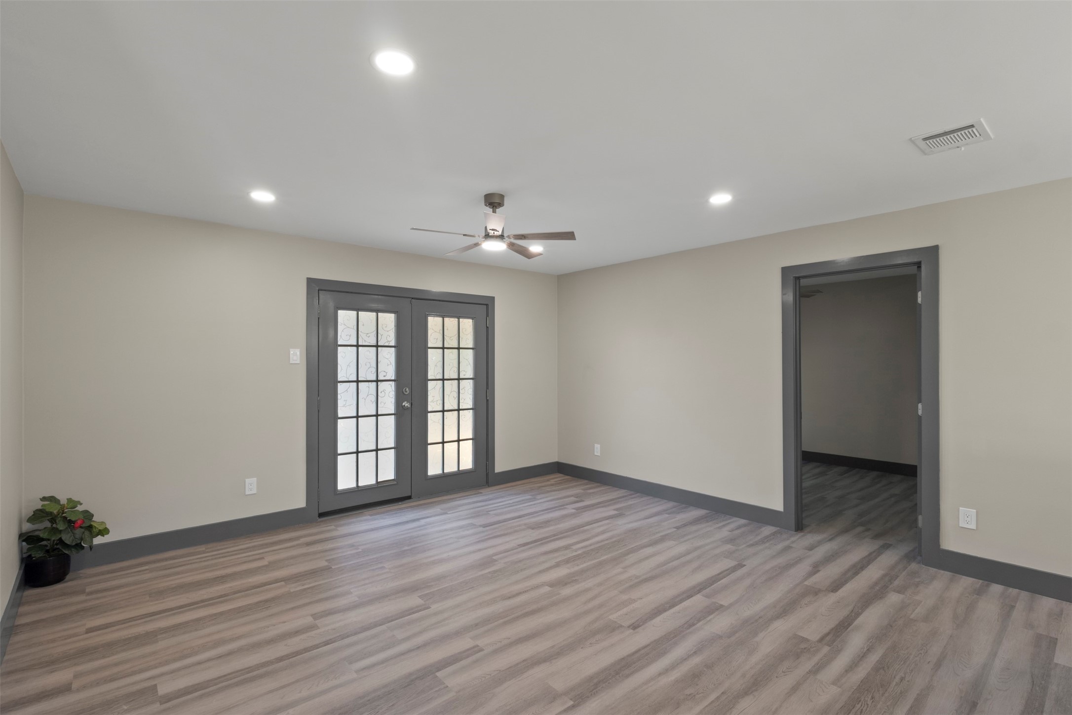 1006 Shorehaven Drive Garland TX 75040