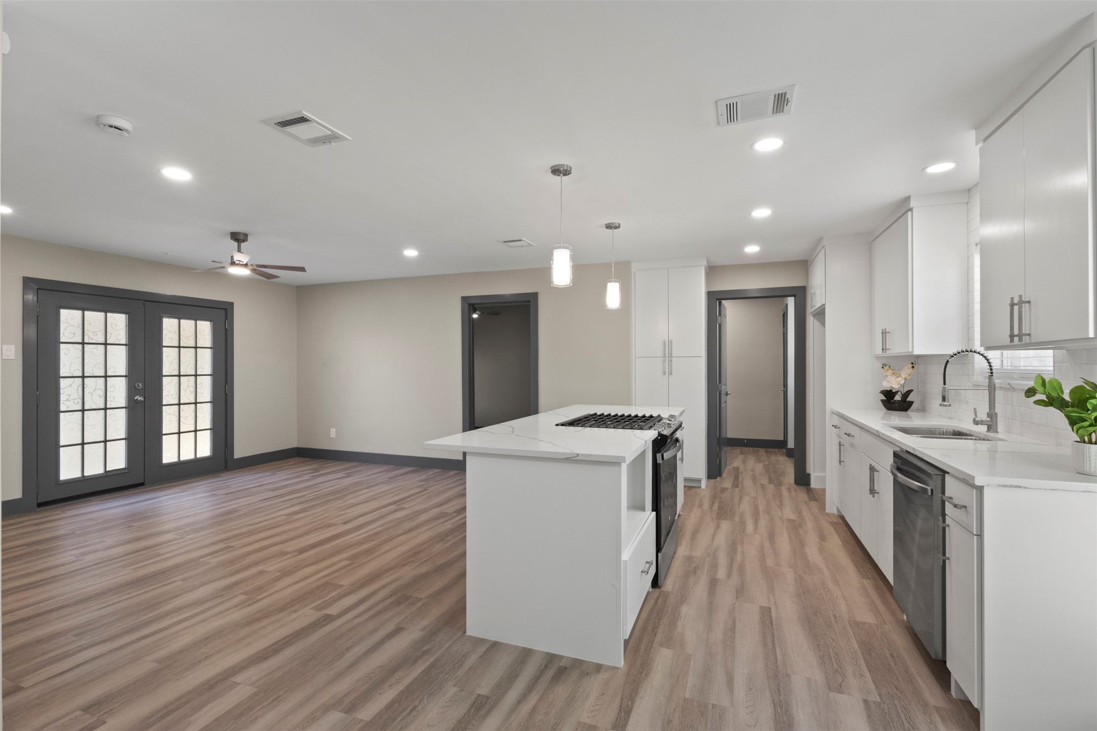 1006 Shorehaven Drive Garland TX 75040