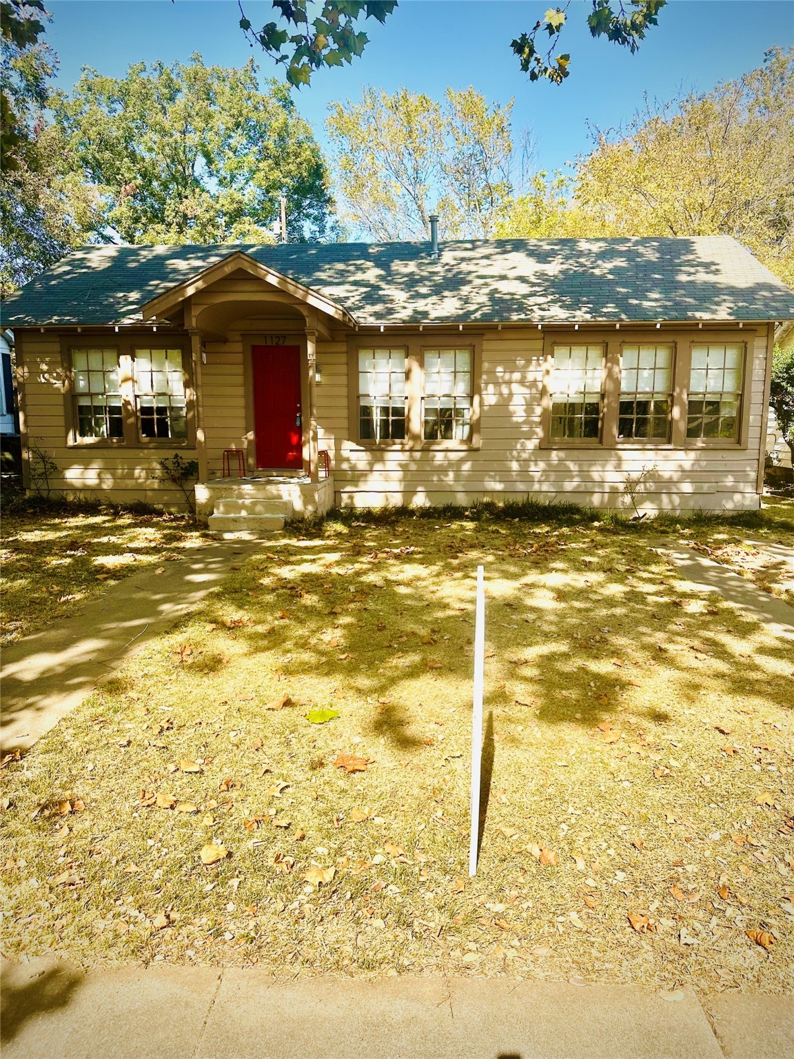 1127 W Chestnut Street Denison TX 75020