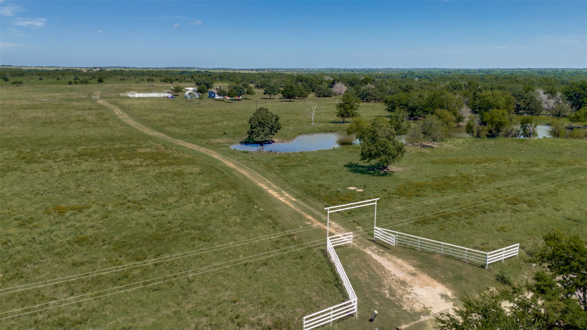9121 NE County Road 2170 Powell TX 75153