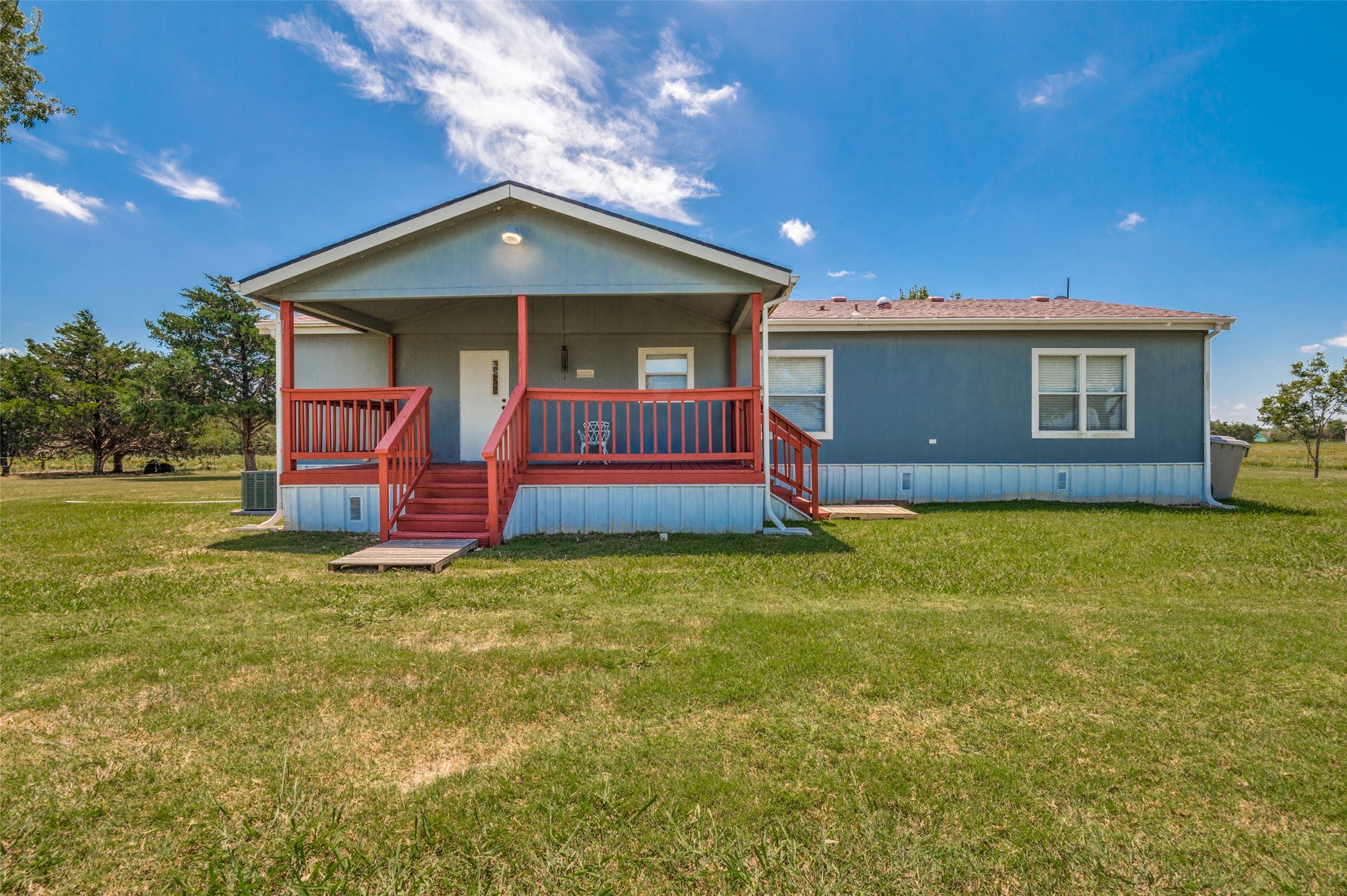 9121 NE County Road 2170 Powell TX 75153