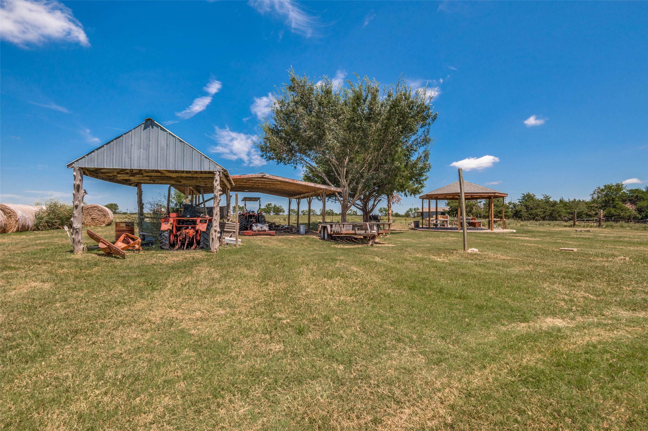 9121 NE County Road 2170 Powell TX 75153