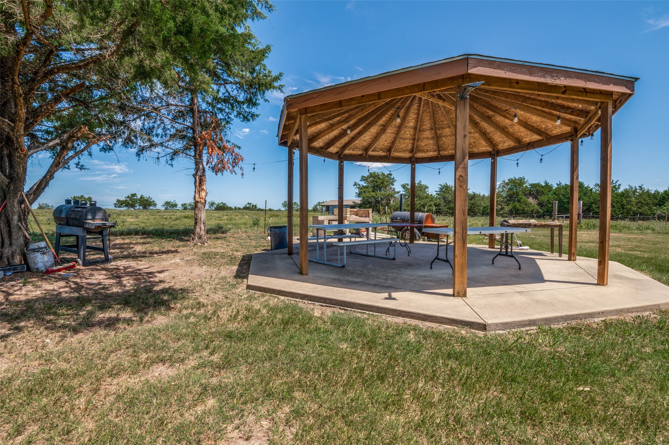 9121 NE County Road 2170 Powell TX 75153