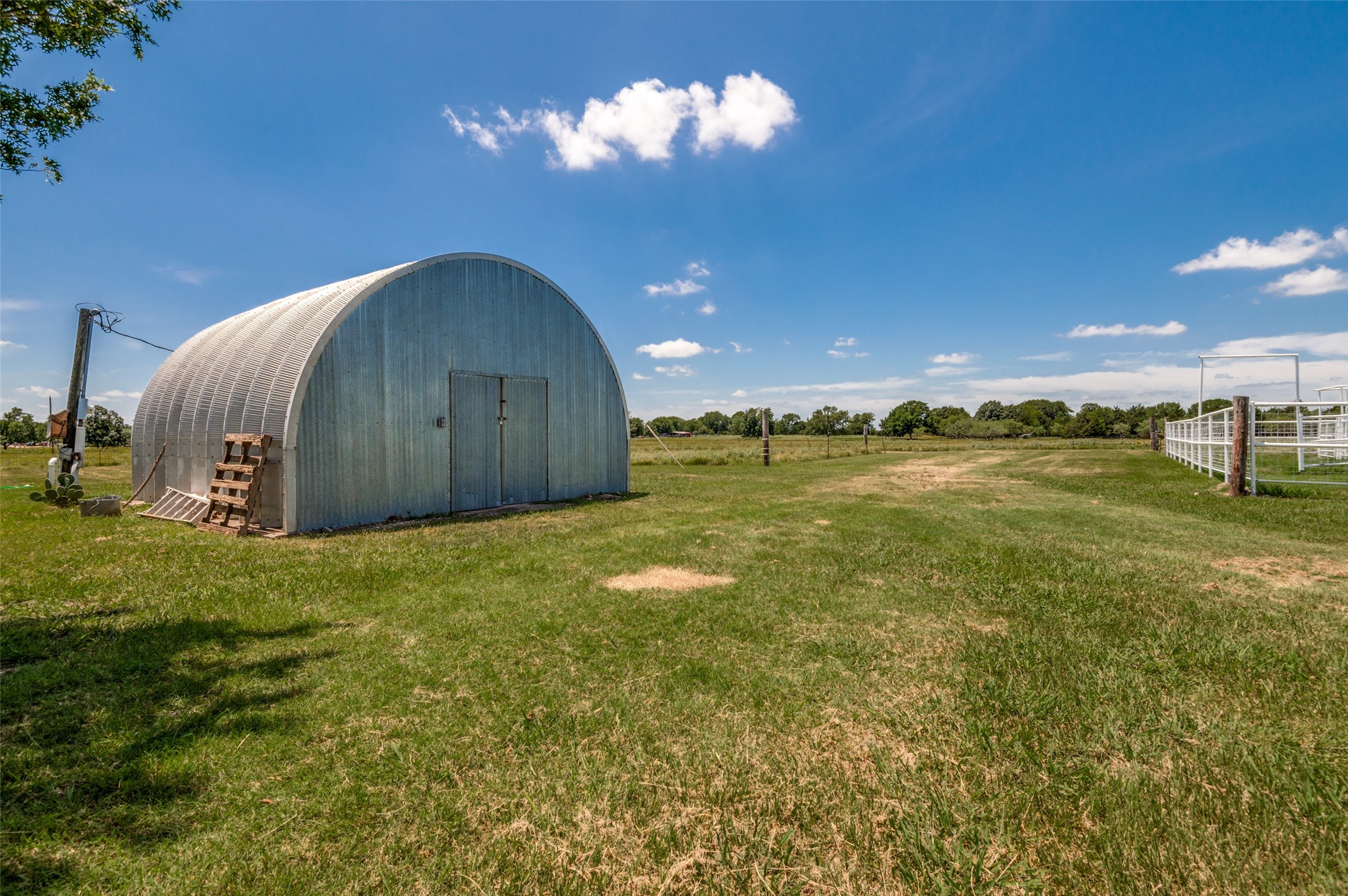 9121 NE County Road 2170 Powell TX 75153