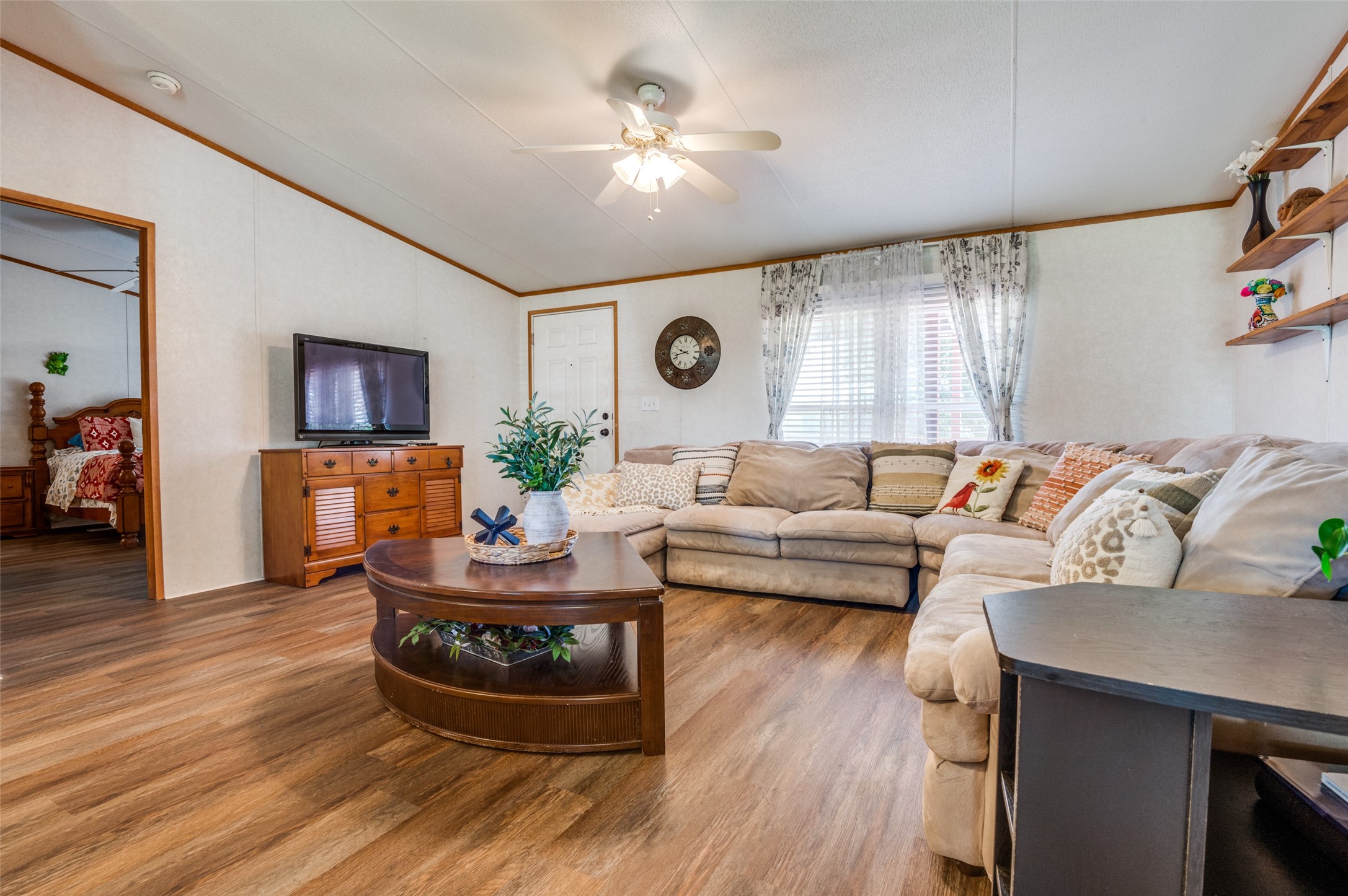 9121 NE County Road 2170 Powell TX 75153