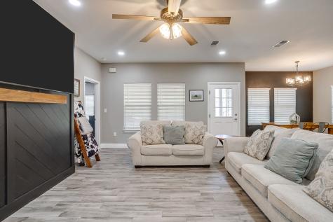 409 Titus Drive Springtown TX 76082