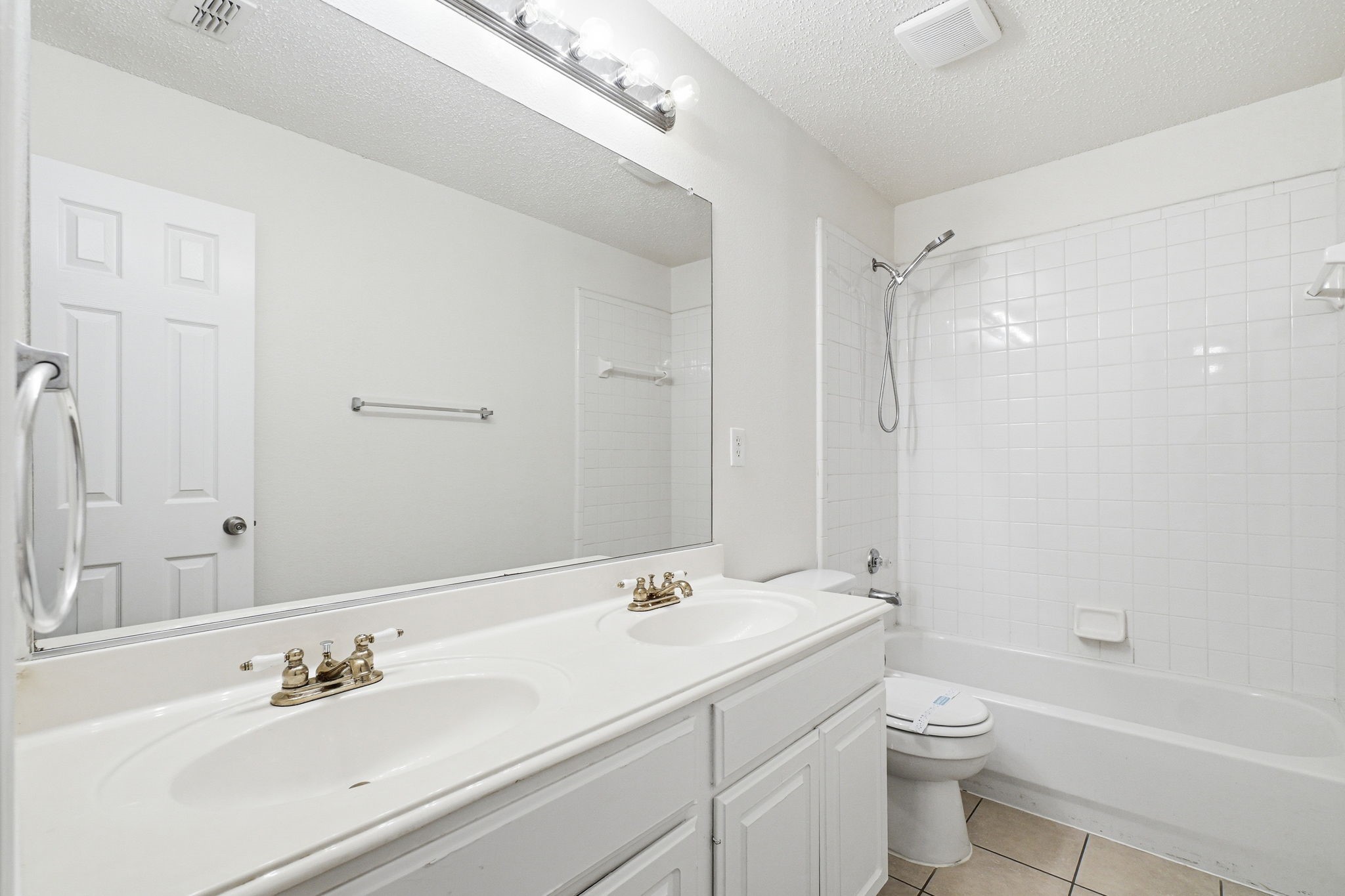 2525 Crooked Creek Mesquite TX 75181