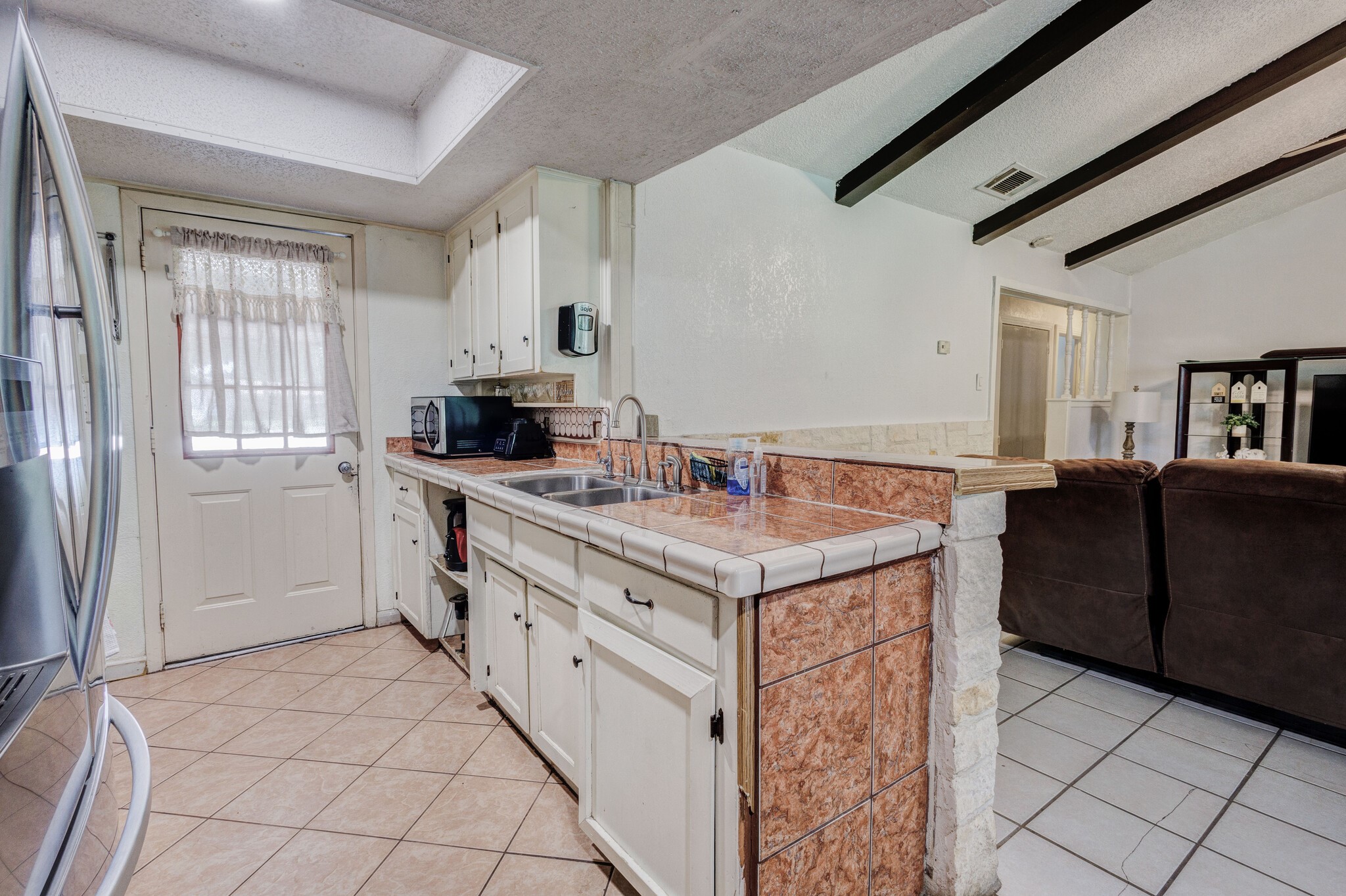 509 E Phillip Court Grand Prairie TX 75051