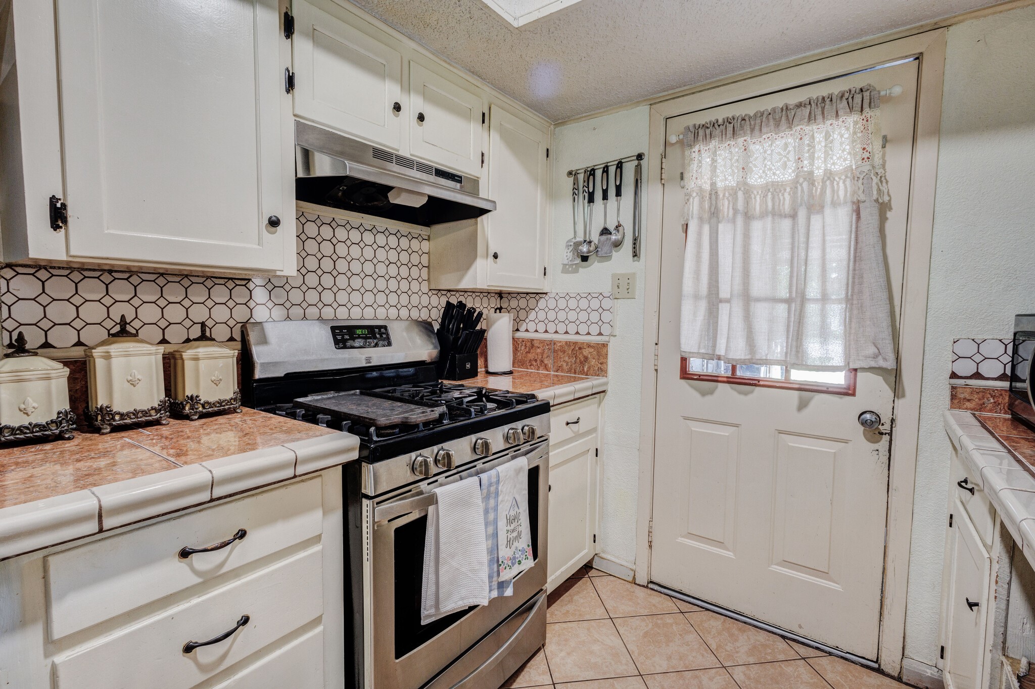509 E Phillip Court Grand Prairie TX 75051