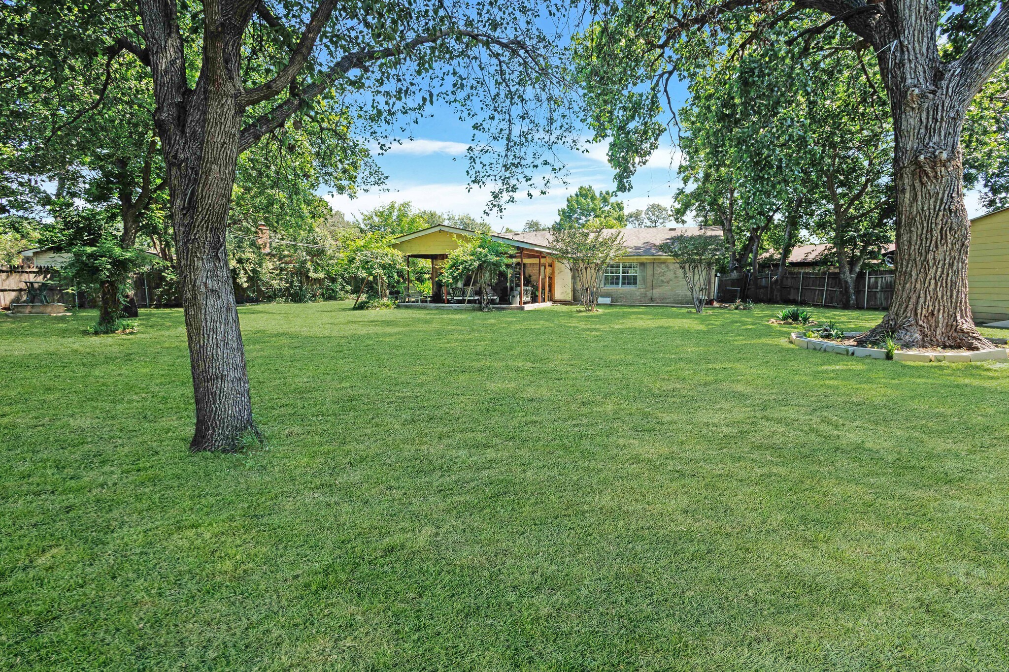 509 E Phillip Court Grand Prairie TX 75051