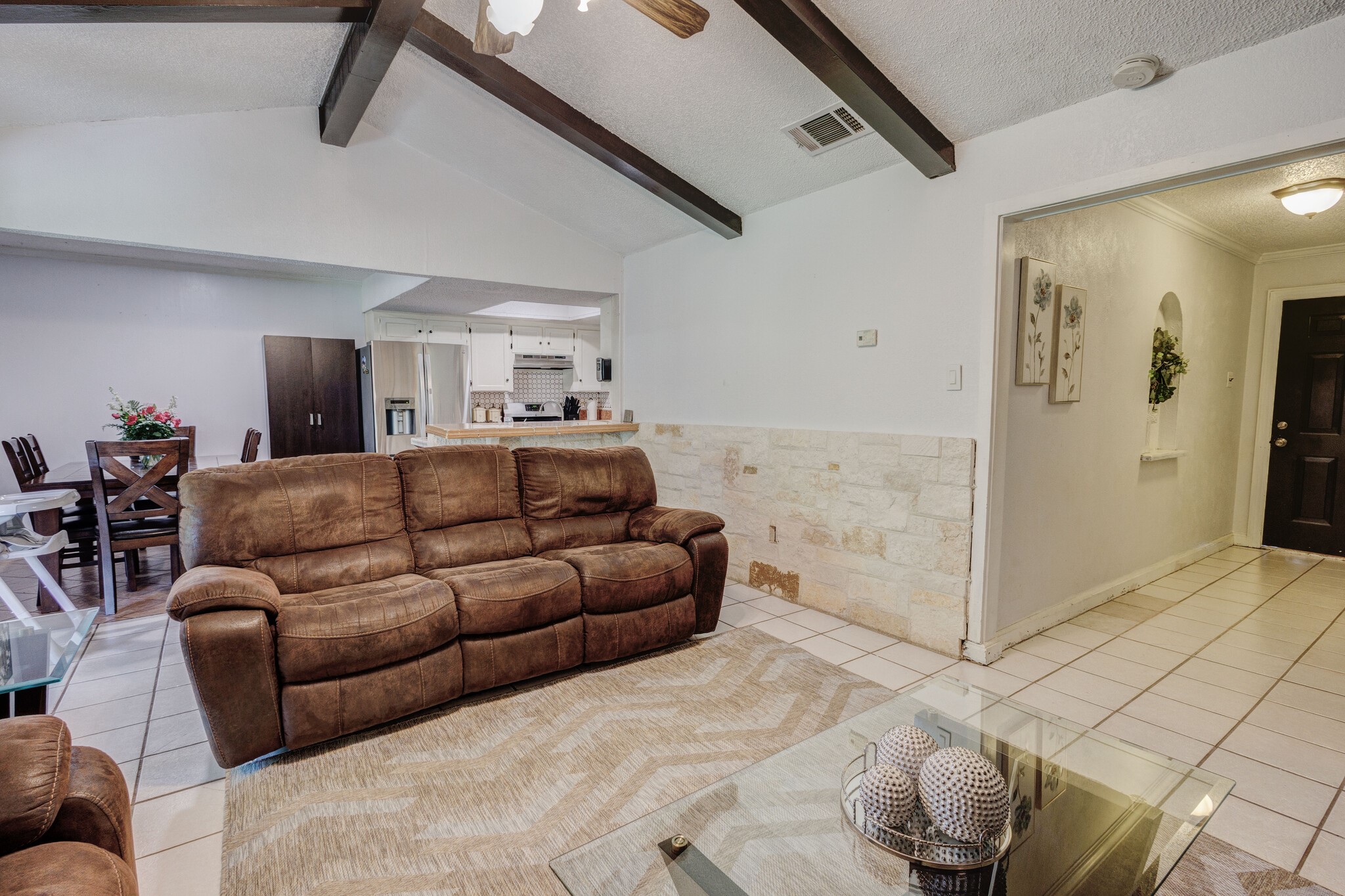 509 E Phillip Court Grand Prairie TX 75051