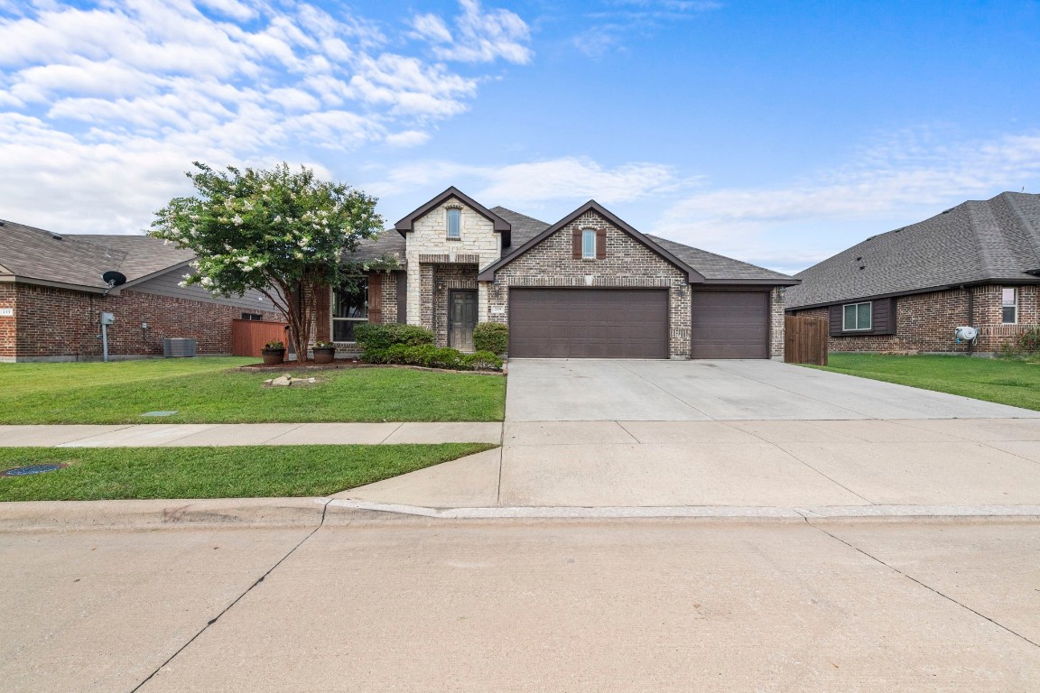 229 Burnett Drive Lavon TX 75166