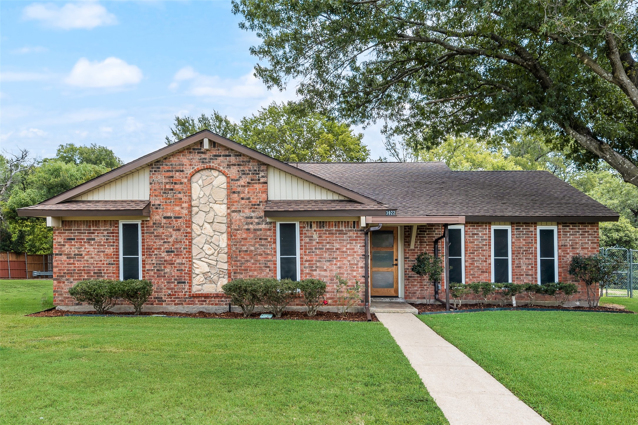 3922 Lancelot Place Garland TX 75043