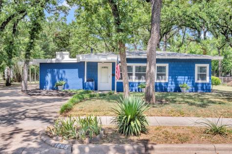 1209 Woodcrest Lane Arlington TX 76013