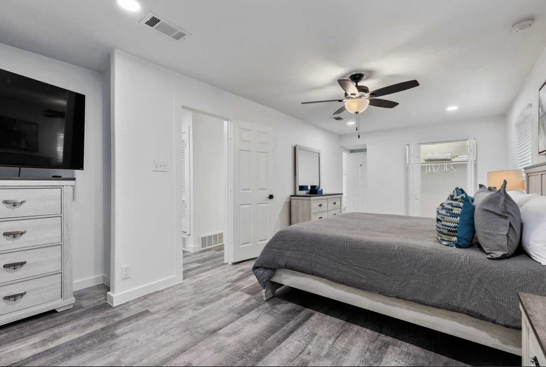 1044 Meadowbrook Drive Grapevine TX 76051