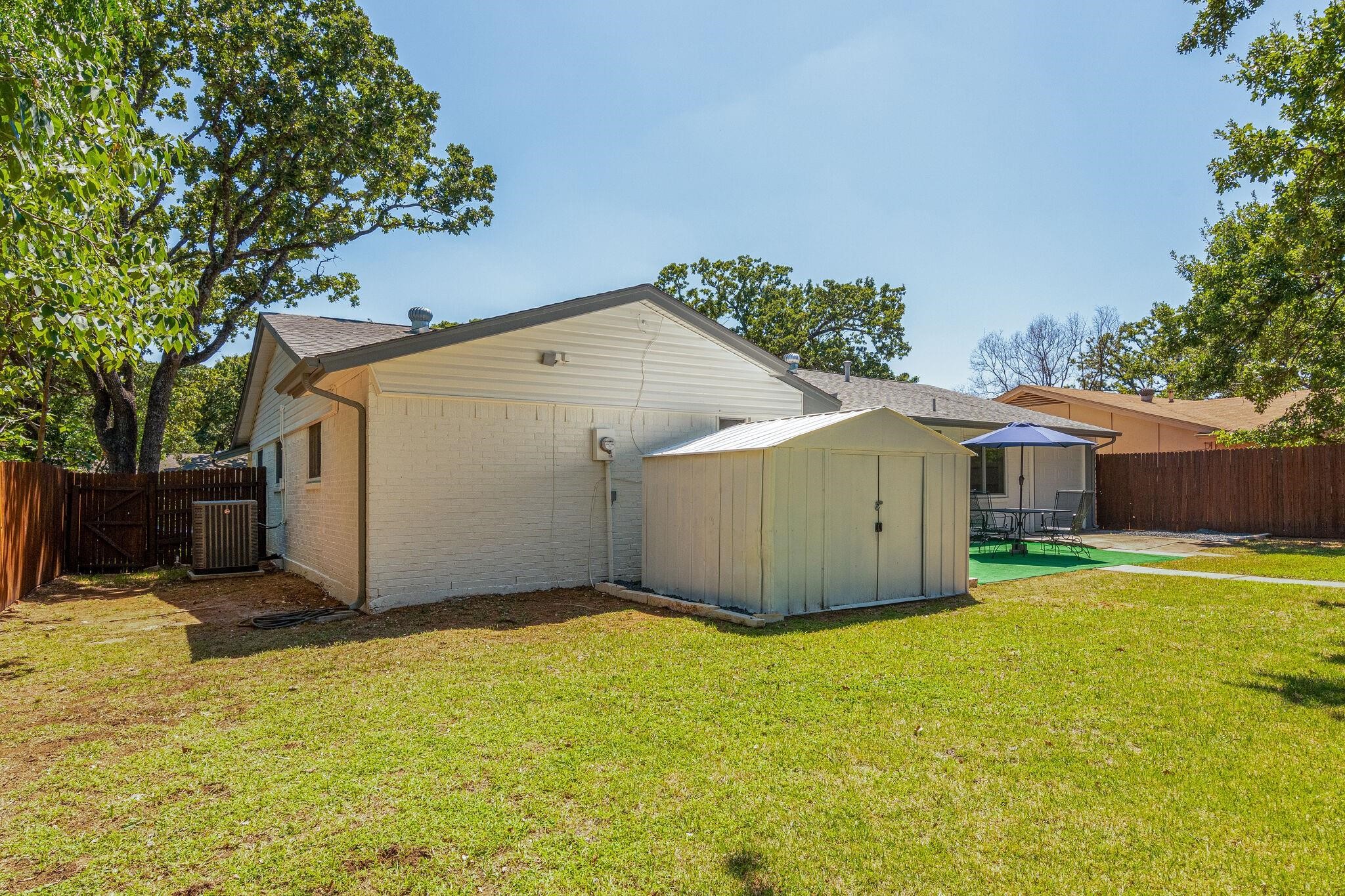 1044 Meadowbrook Drive Grapevine TX 76051