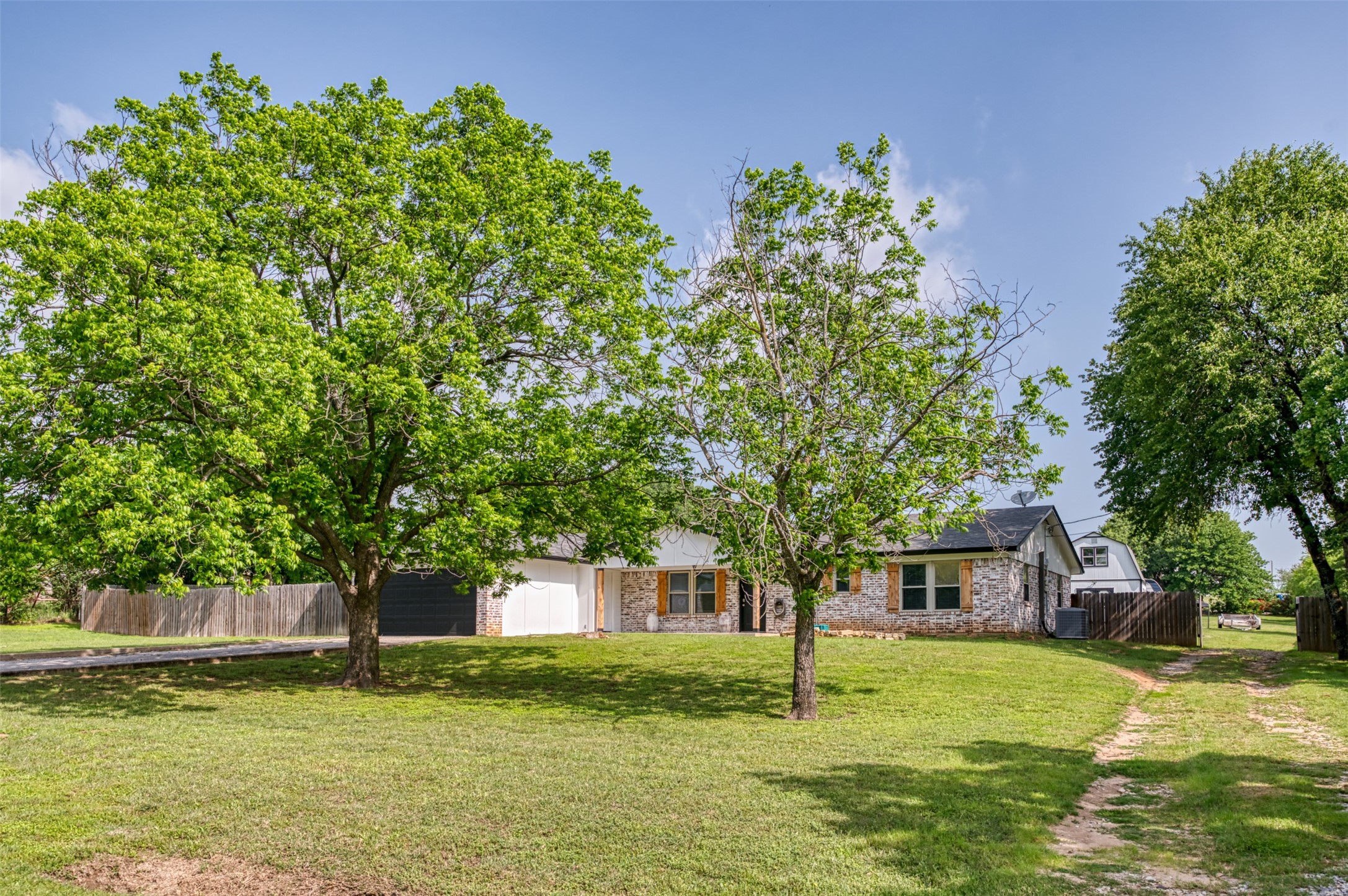 2268 Tanglewood Street Weatherford TX 76085