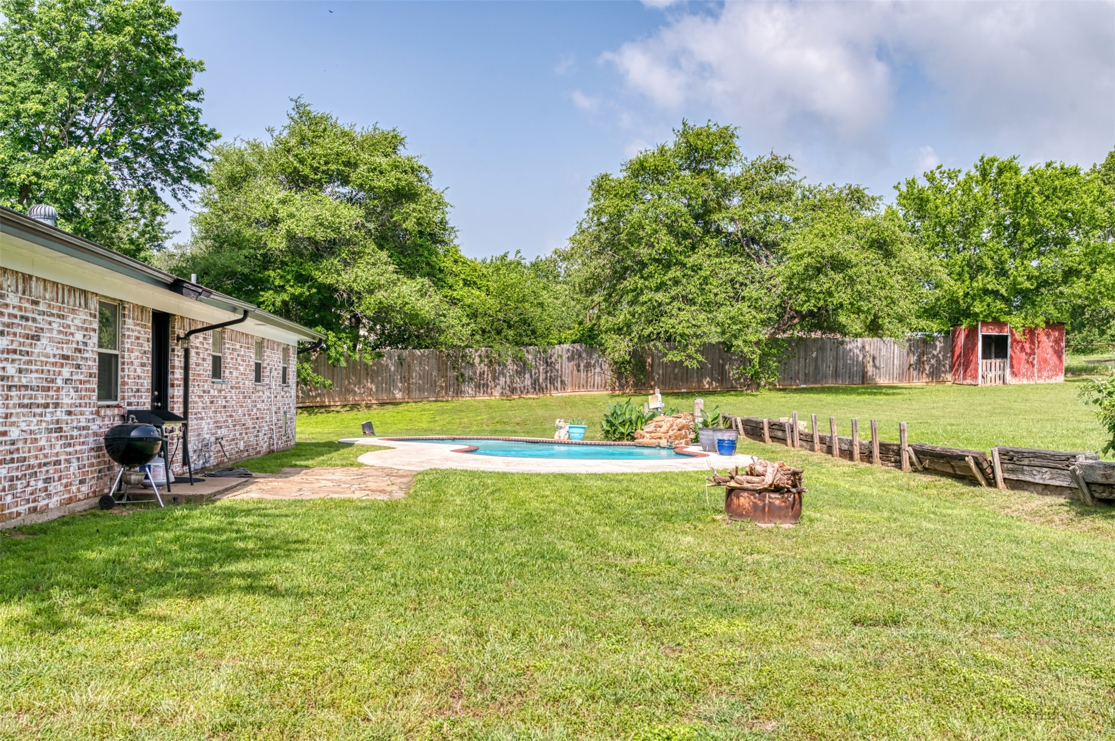 2268 Tanglewood Street Weatherford TX 76085