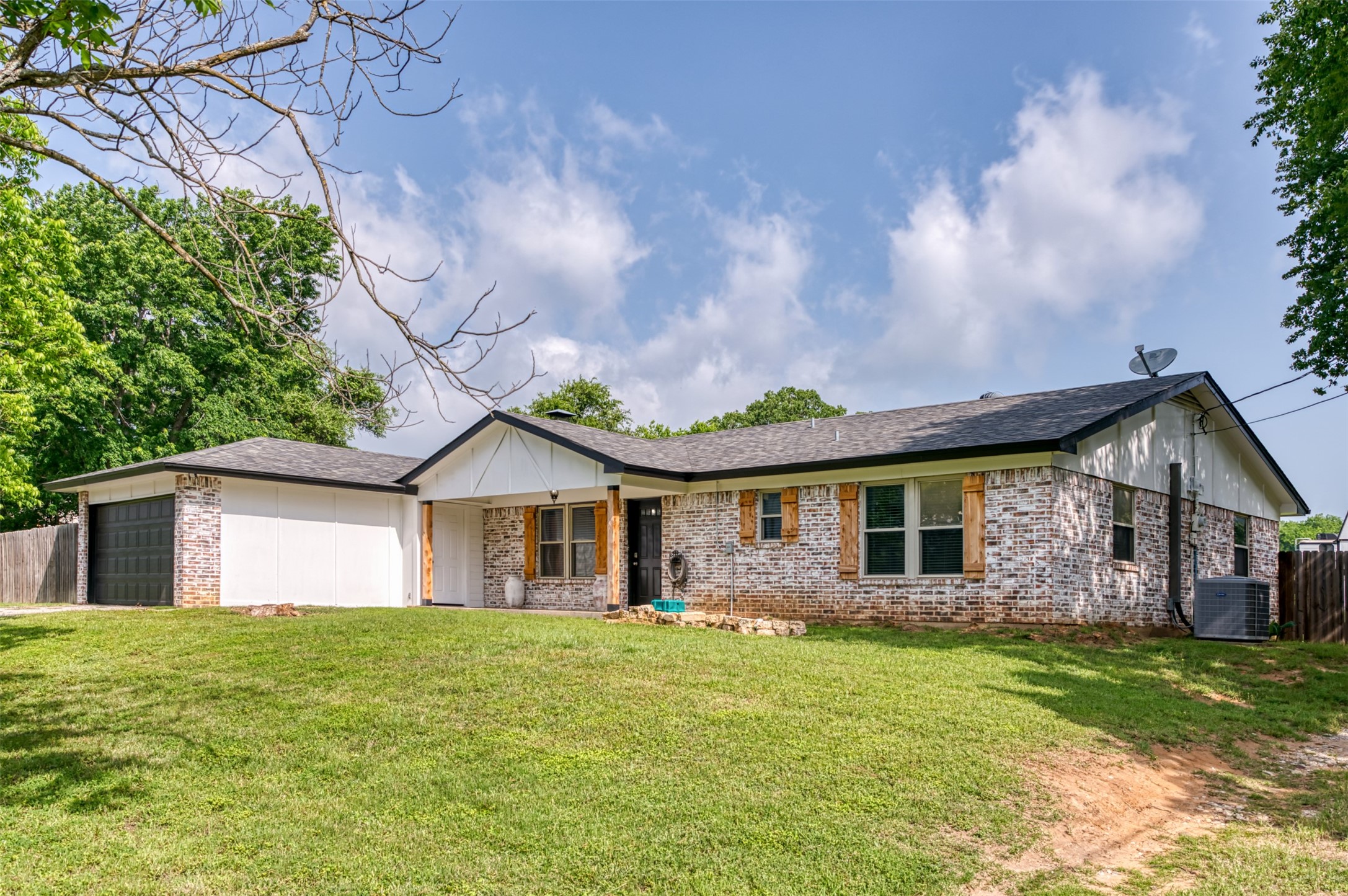 2268 Tanglewood Street Weatherford TX 76085