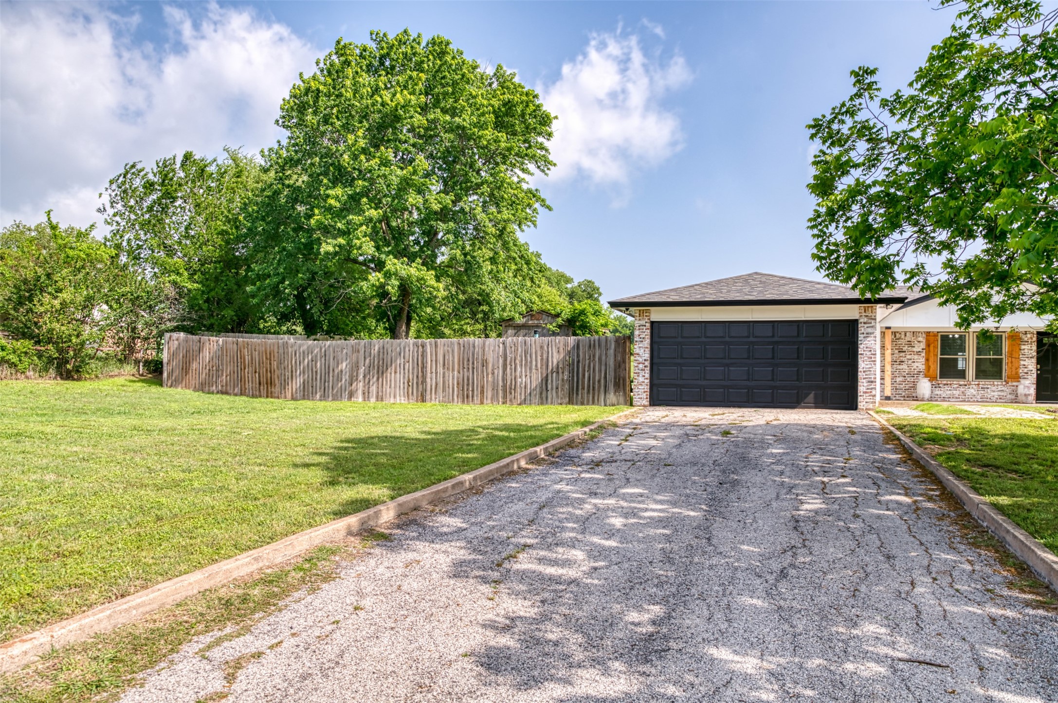 2268 Tanglewood Street Weatherford TX 76085