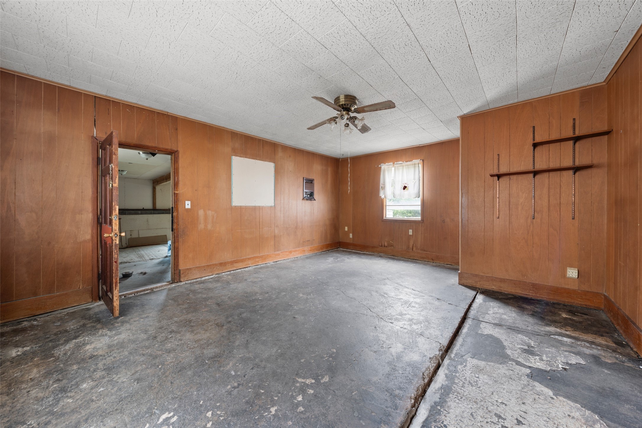 301 N Commerce Street Mart TX 76664