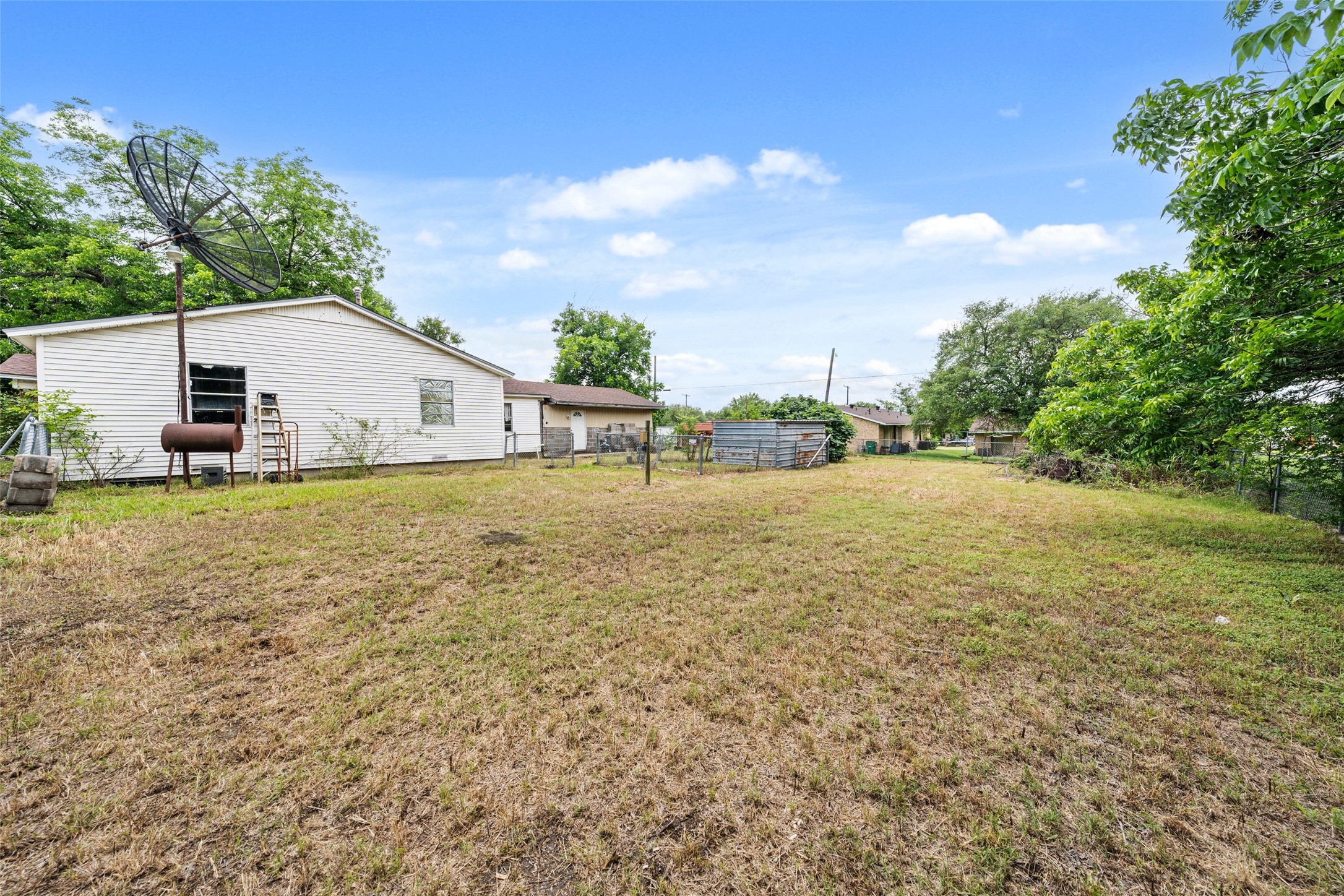 301 N Commerce Street Mart TX 76664
