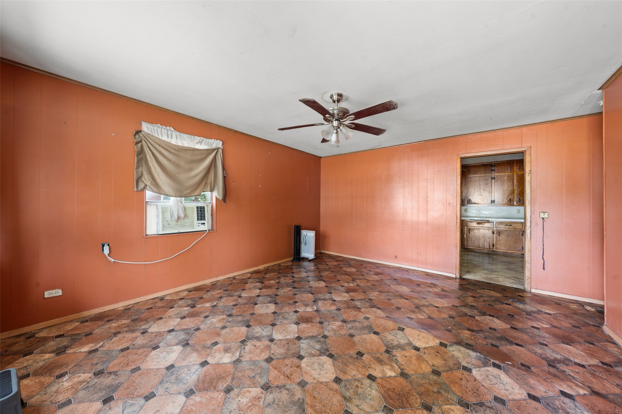301 N Commerce Street Mart TX 76664