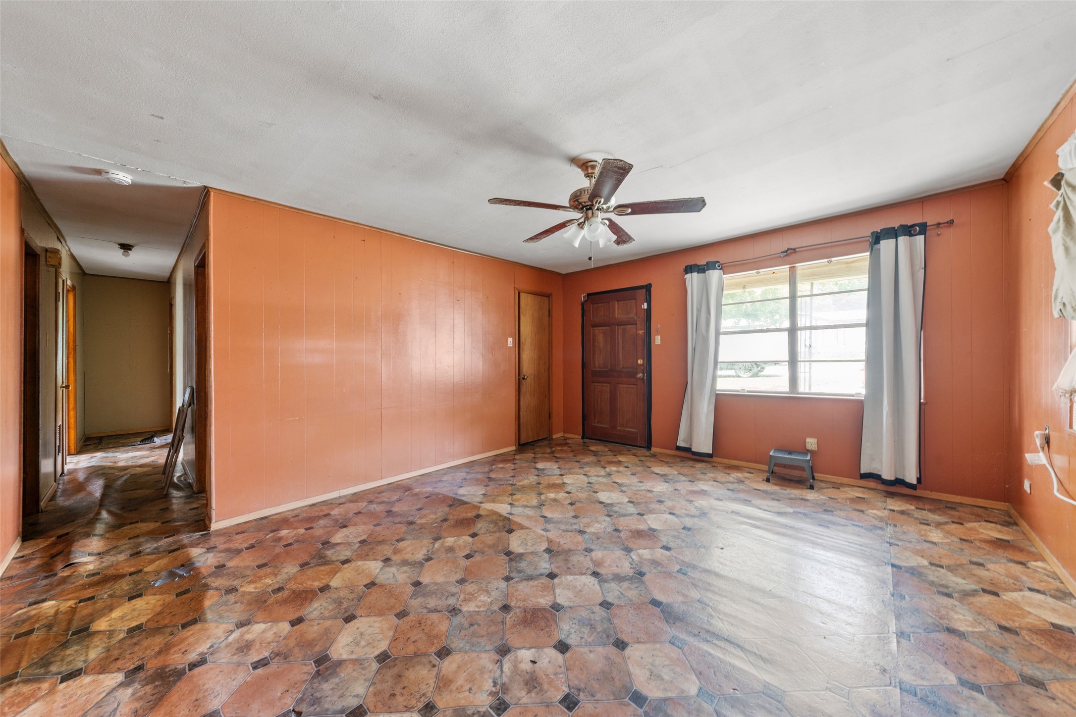 301 N Commerce Street Mart TX 76664