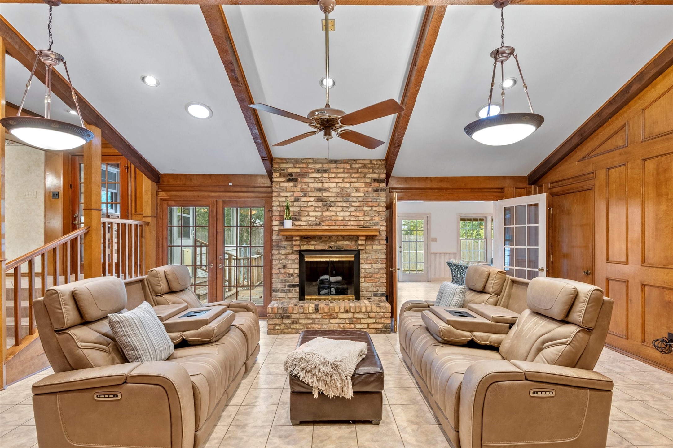 529 N Grand Avenue Waxahachie TX 75165