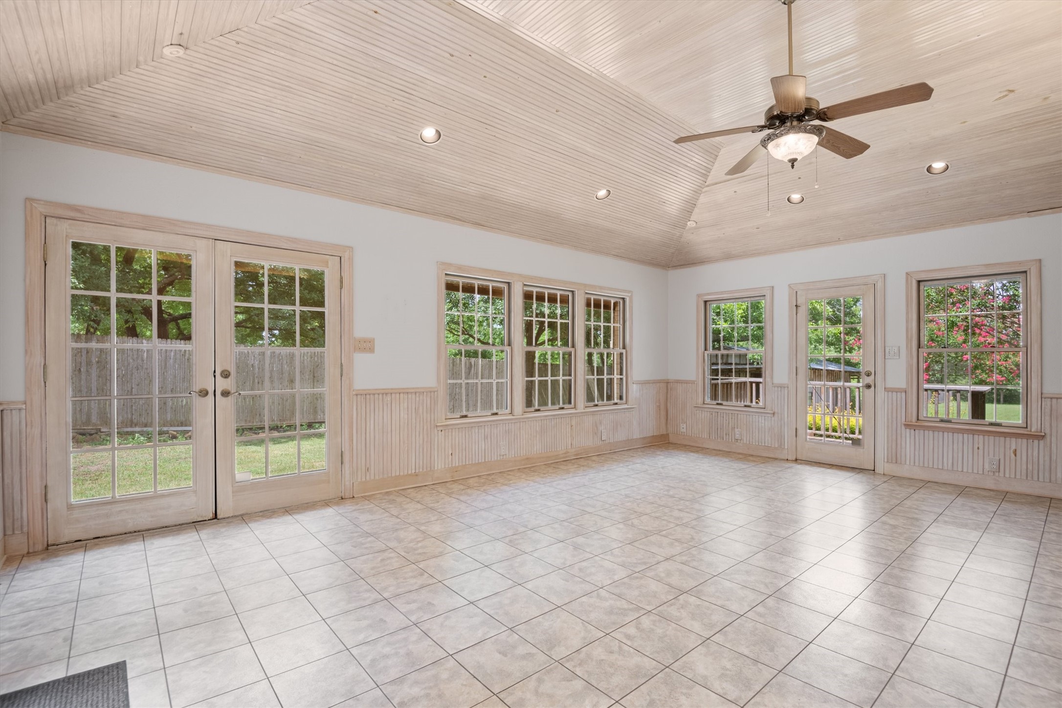 529 N Grand Avenue Waxahachie TX 75165