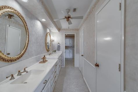 529 N Grand Avenue Waxahachie TX 75165