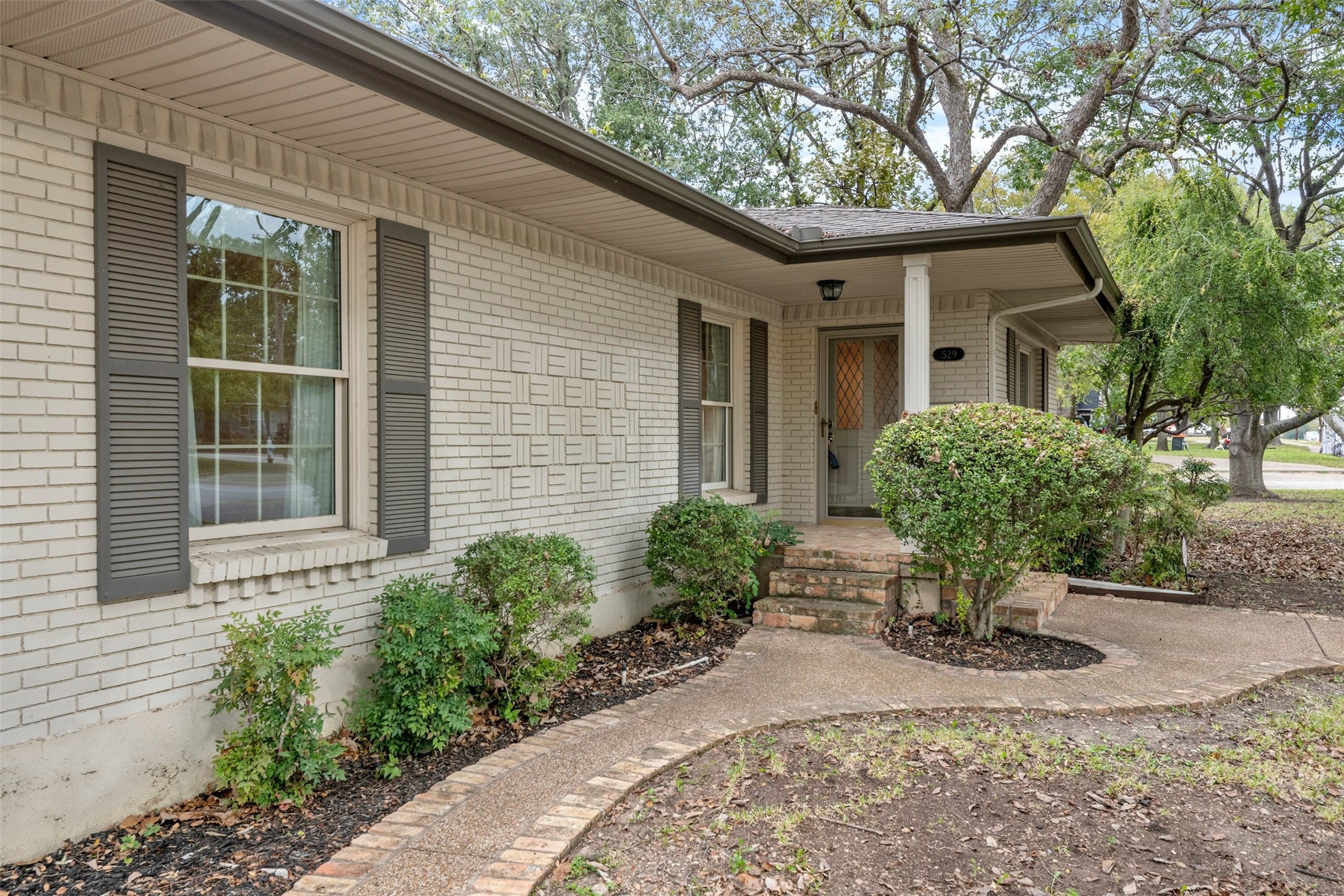 529 N Grand Avenue Waxahachie TX 75165