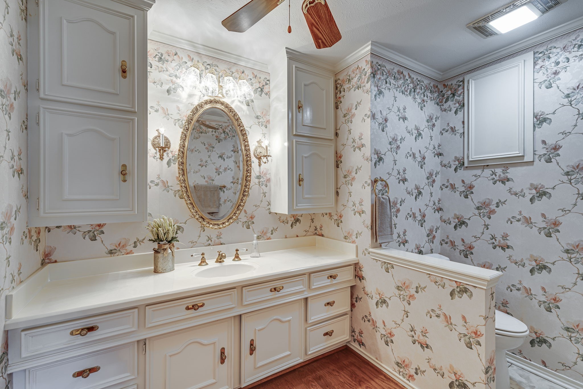 529 N Grand Avenue Waxahachie TX 75165