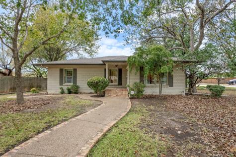 529 N Grand Avenue Waxahachie TX 75165