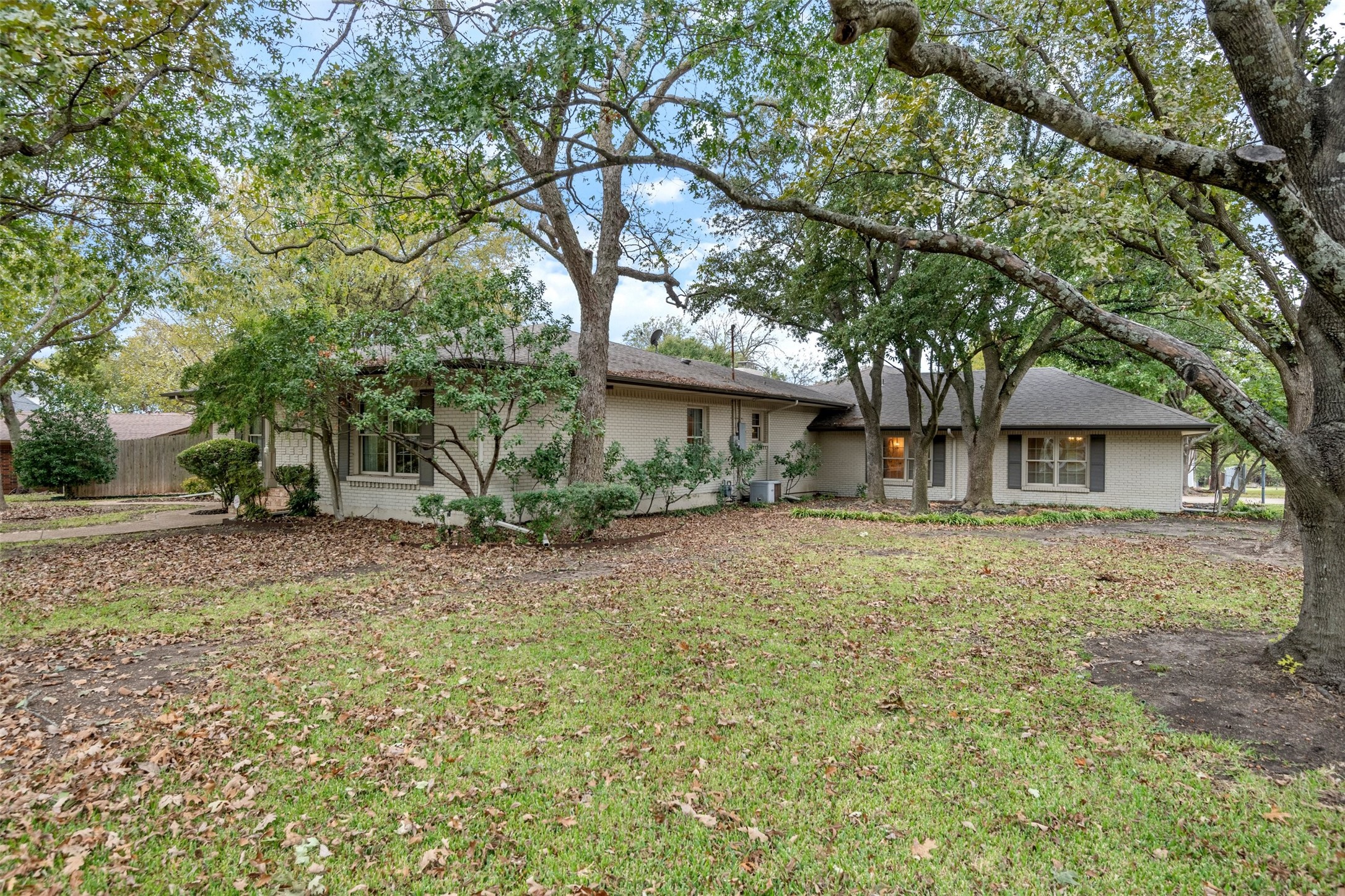529 N Grand Avenue Waxahachie TX 75165
