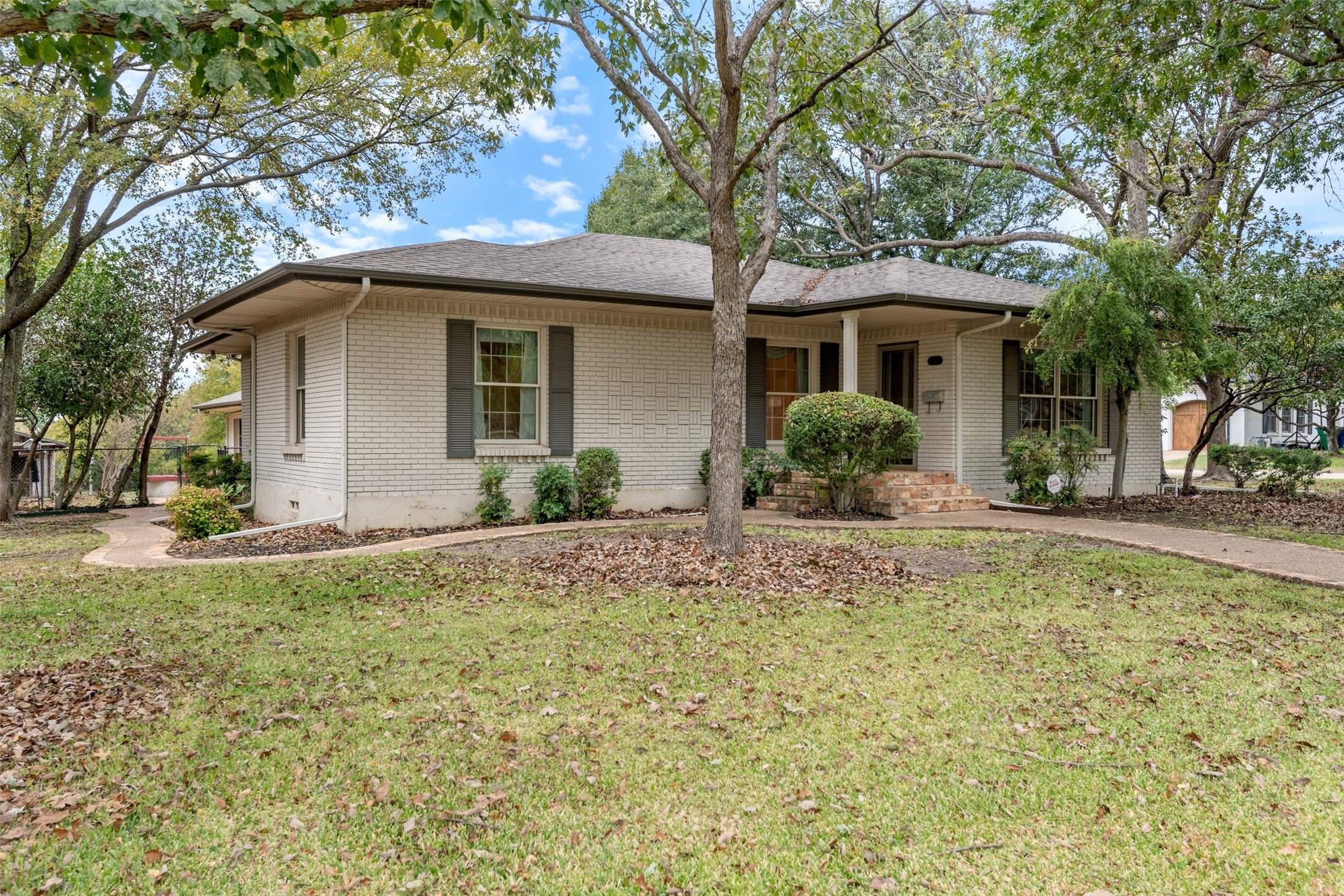 529 N Grand Avenue Waxahachie TX 75165