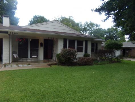 1902 Valley Lane Arlington TX 76013