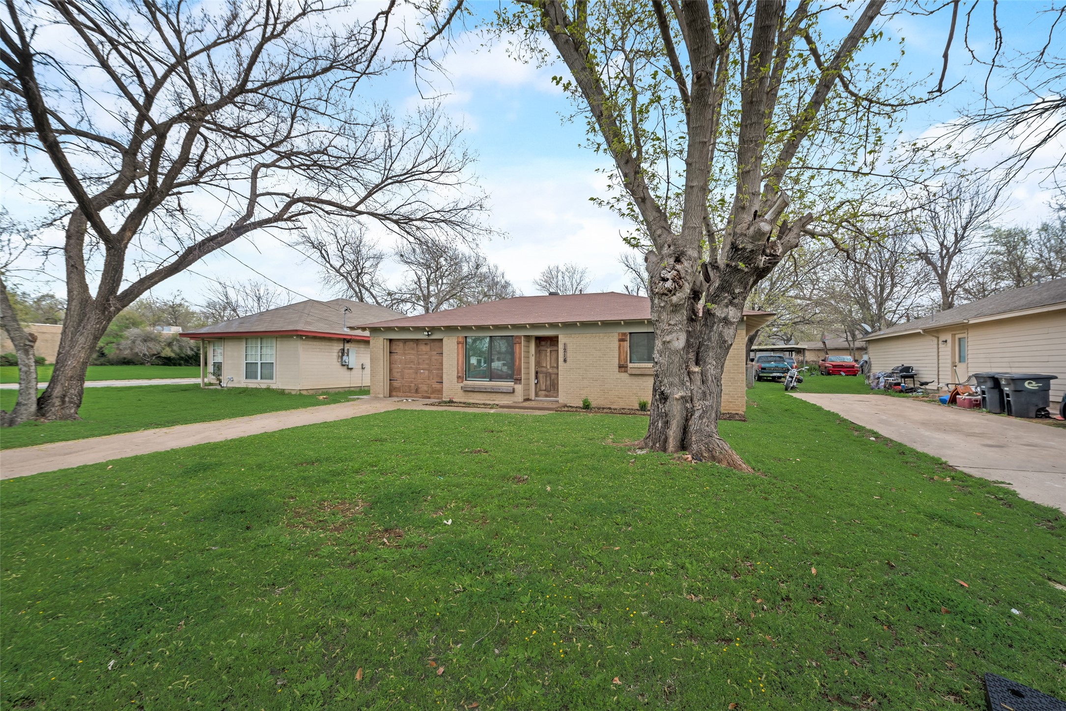 1214 N Anglin Street Cleburne TX 76031