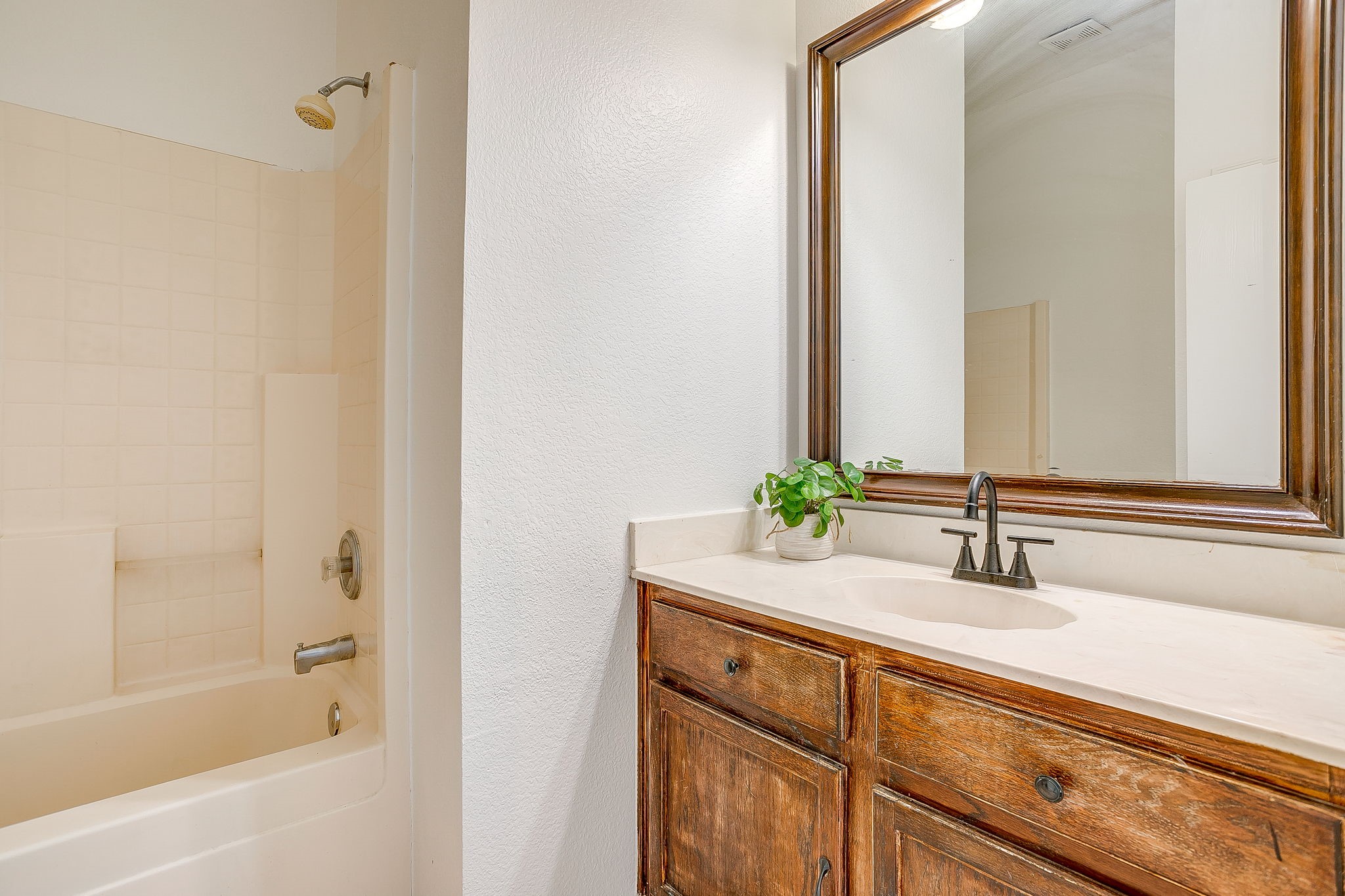 1104 Angel Fire Lane Arlington TX 76001
