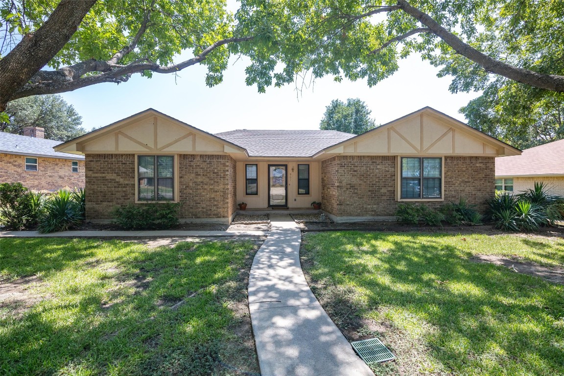 903 Casa Linda Street Ennis TX 75119