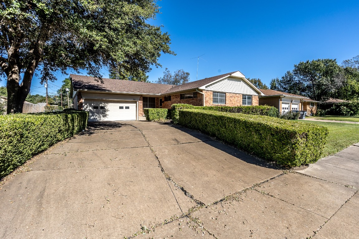 933 Poinsettia Drive Lancaster TX 75146