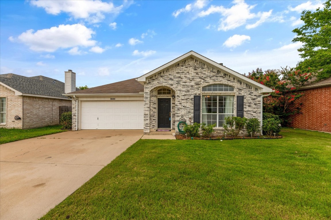 1912 Highvalley Trail Grand Prairie TX 75052