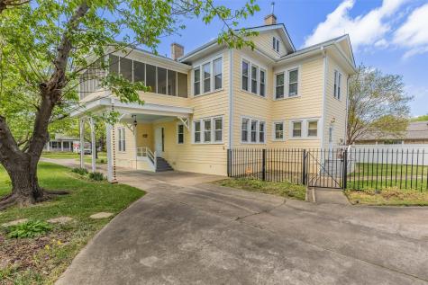 1017 N Woods Street Sherman TX 75092