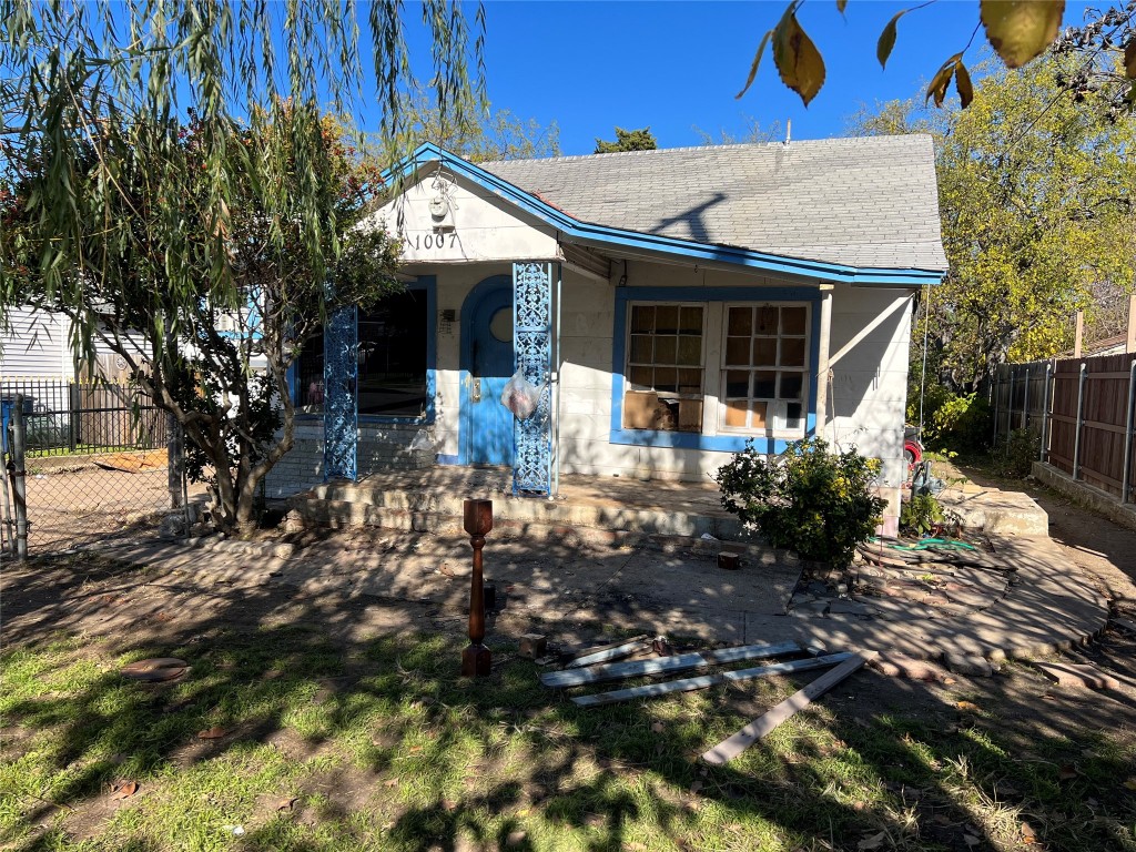 1007 Elmdale Place Dallas TX 75224