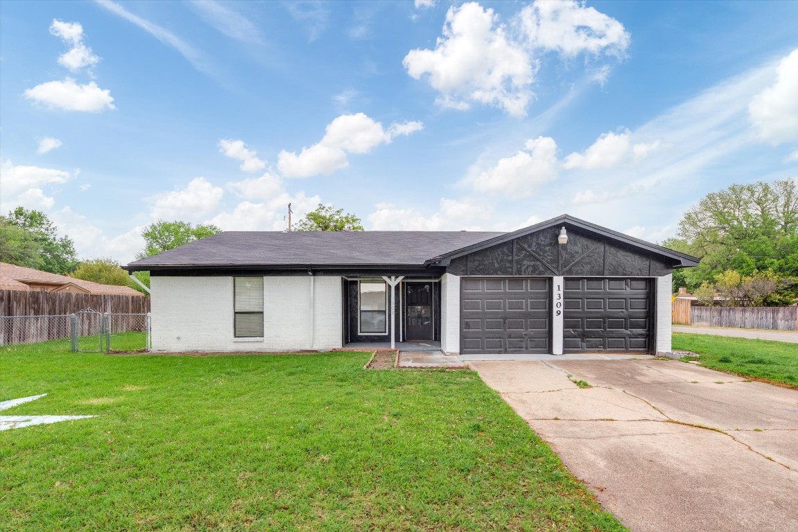 1309 Augusta Road Benbrook TX 76126