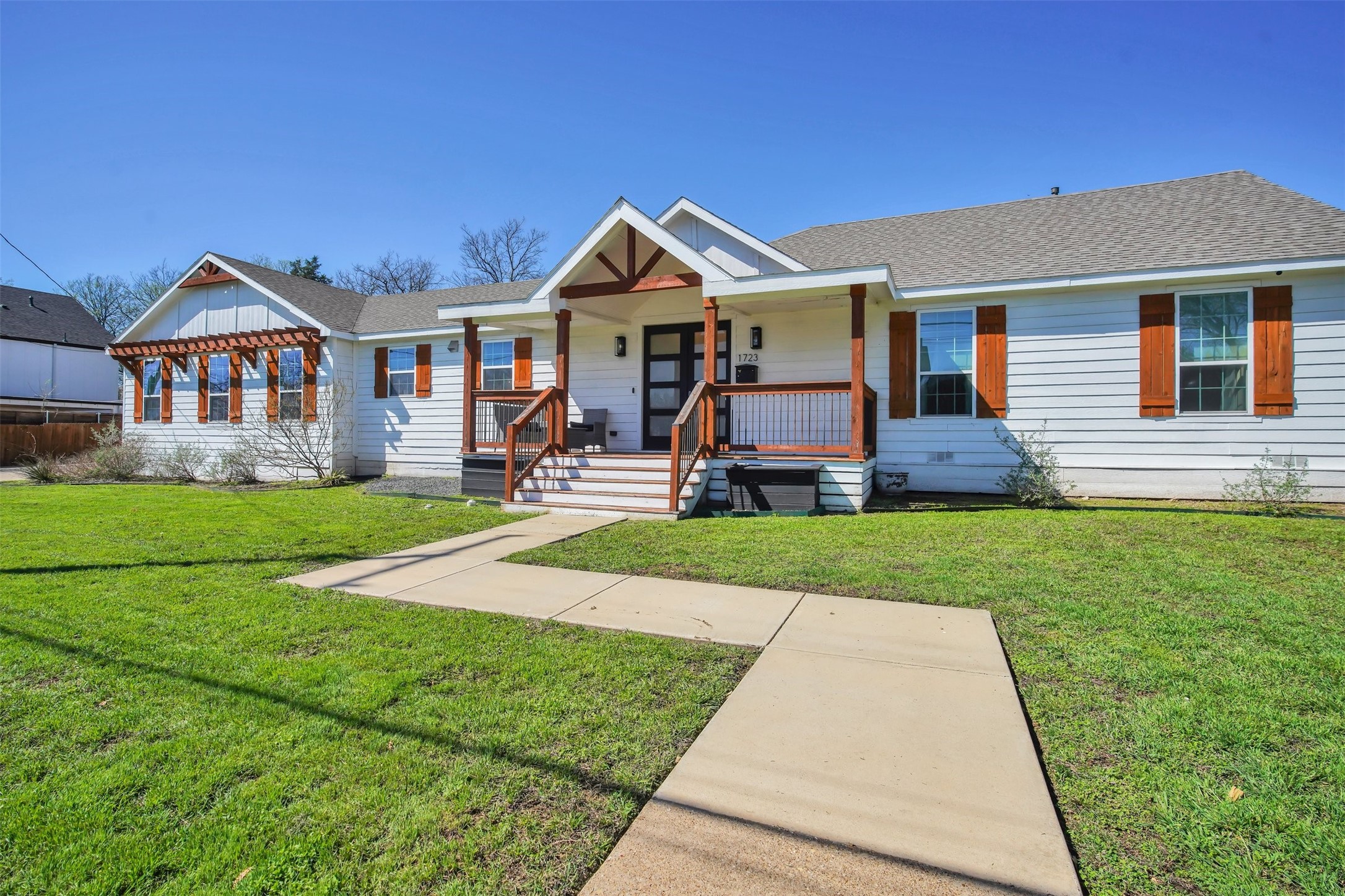 1723 N Edgefield Avenue Dallas TX 75208
