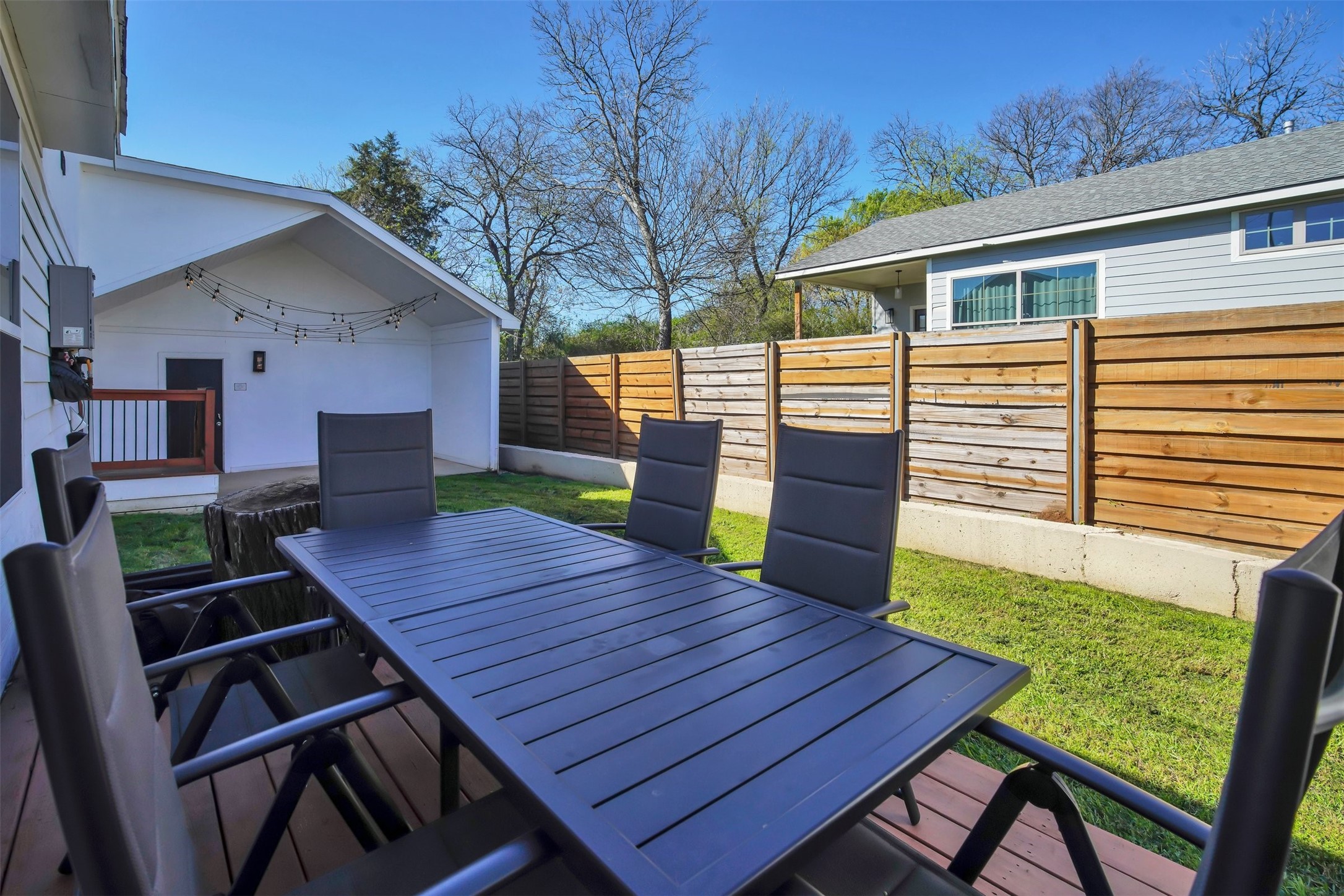 1723 N Edgefield Avenue Dallas TX 75208