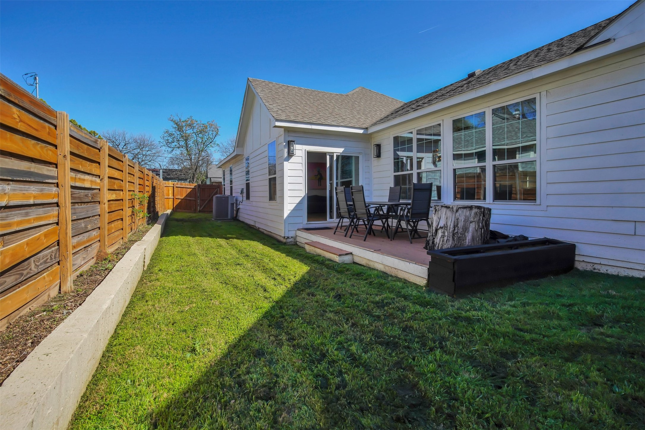 1723 N Edgefield Avenue Dallas TX 75208