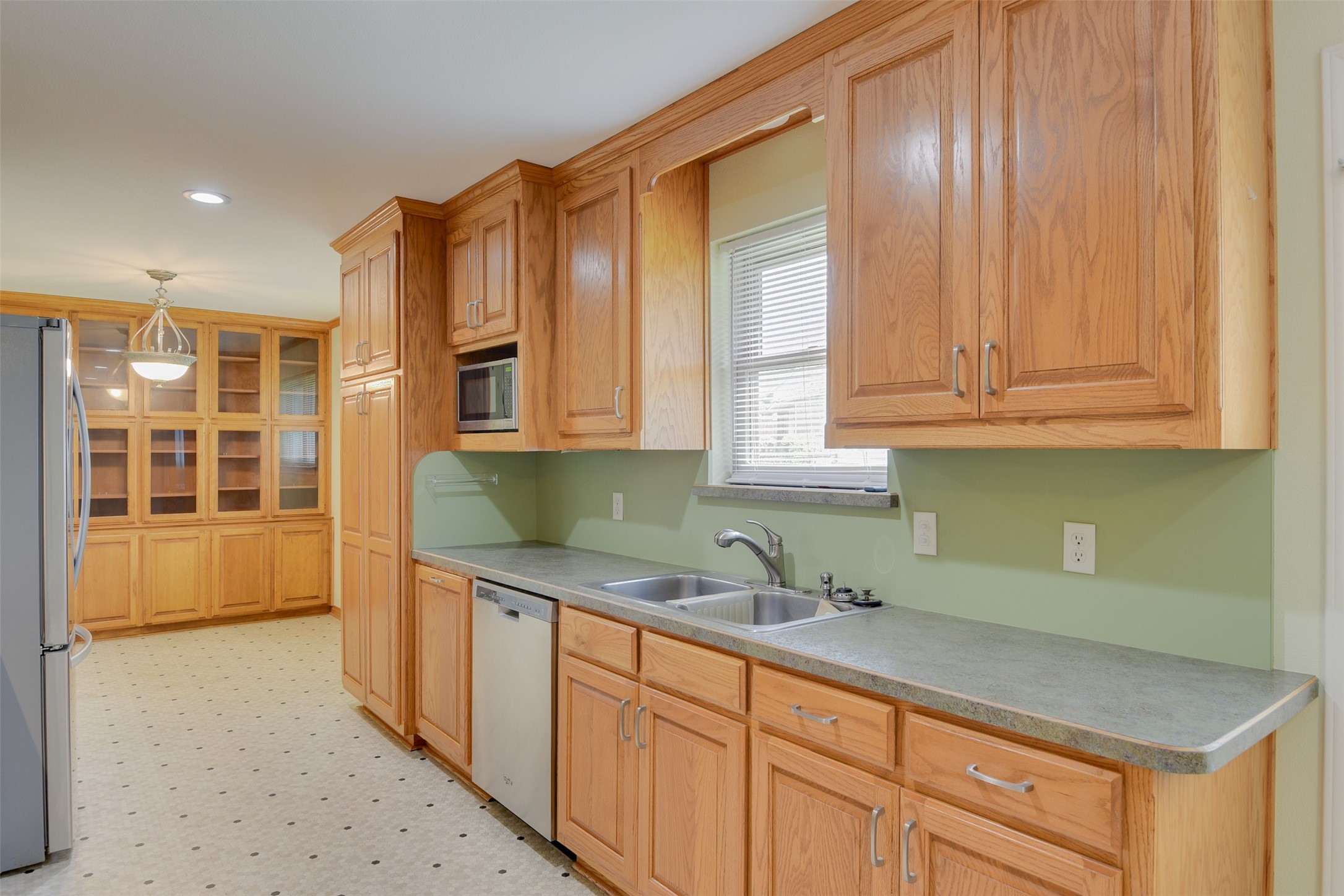802 Cardinal Road Mansfield TX 76063