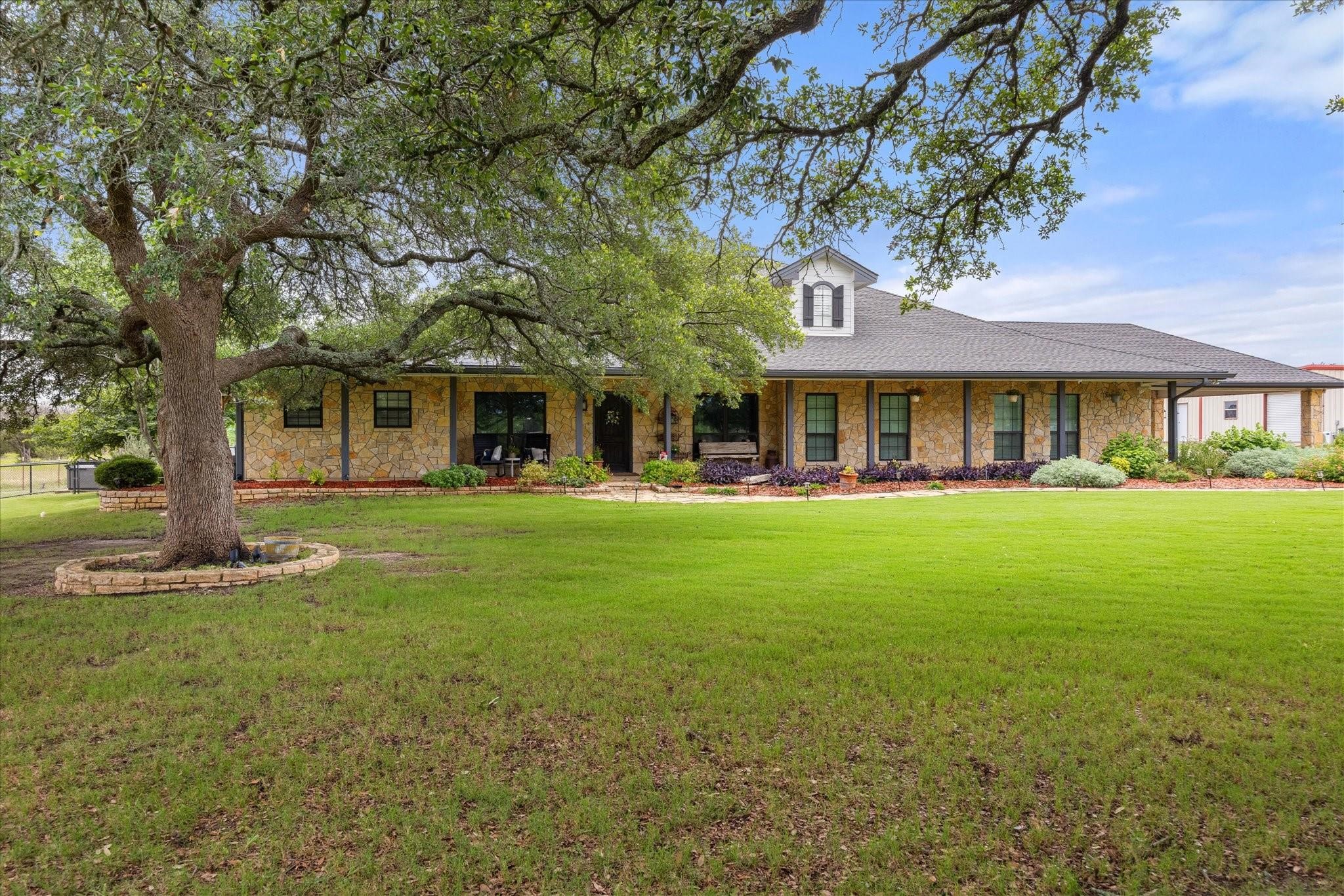 2560 Shady Oaks Circle Glen Rose TX 76043